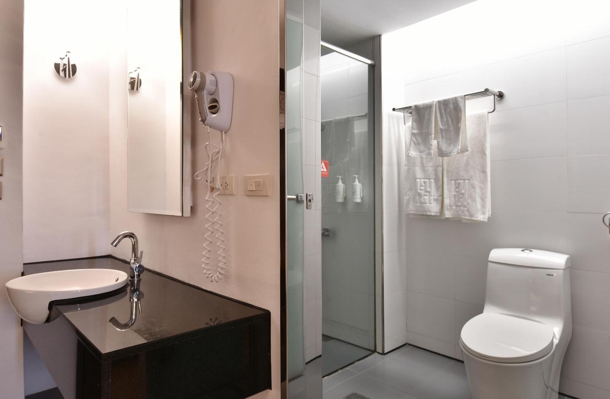 Hotel Hi - Xinmin Цзяи Экстерьер фото