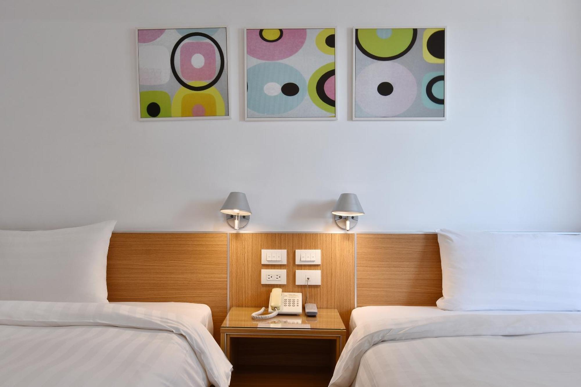 Hotel Hi - Xinmin Цзяи Экстерьер фото