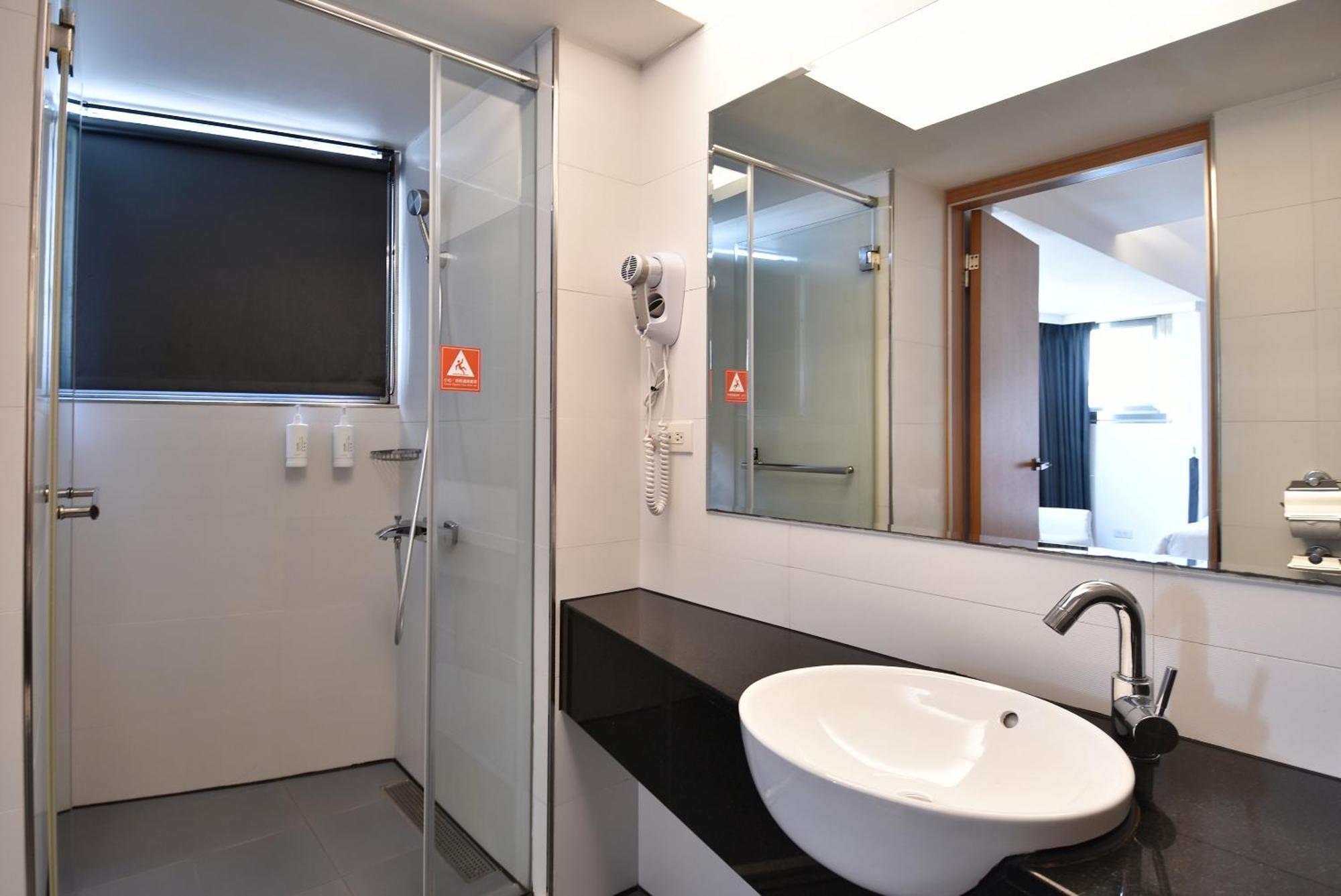 Hotel Hi - Xinmin Цзяи Экстерьер фото