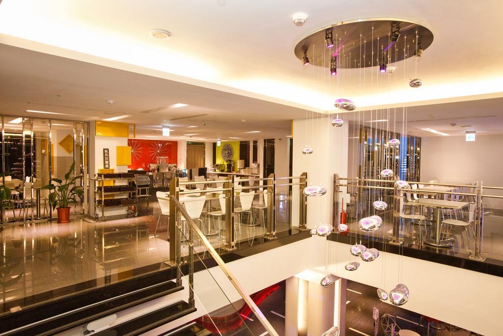 Hotel Hi - Xinmin Цзяи Экстерьер фото