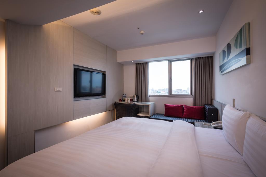 Hotel Hi - Xinmin Цзяи Экстерьер фото